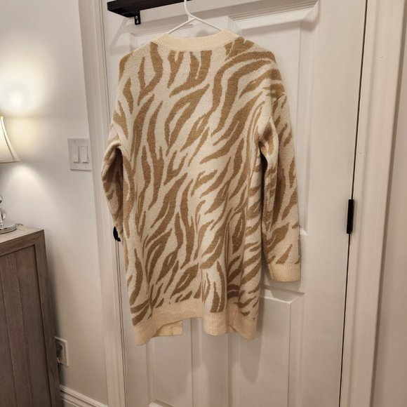 Women's RW&Co. Beige & Cream Zebra Pattern Open Cardigan - Picture 5 of 7
